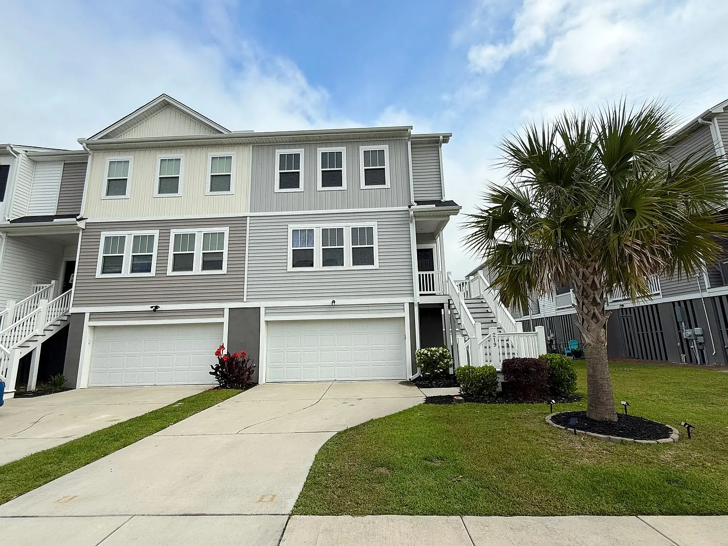 Move In Ready Townhome in Marshview Commons — Photo 1