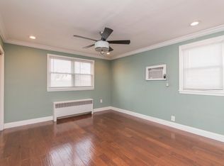 533 Glenview St FLOOR 2, Philadelphia, PA 19111