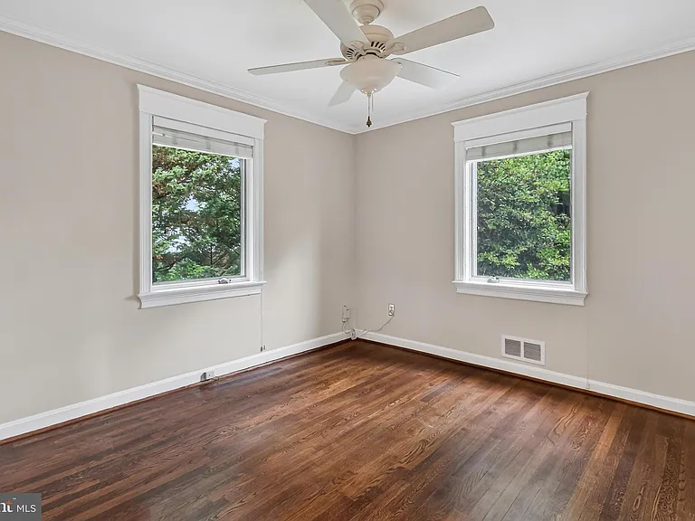 7614 Woodridge Cir — Photo 22