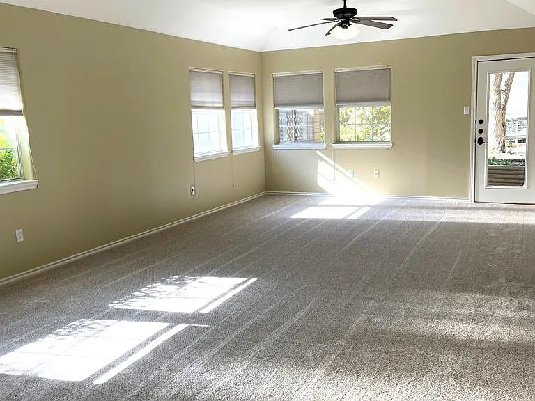 208 Coronado Cir — Photo 5