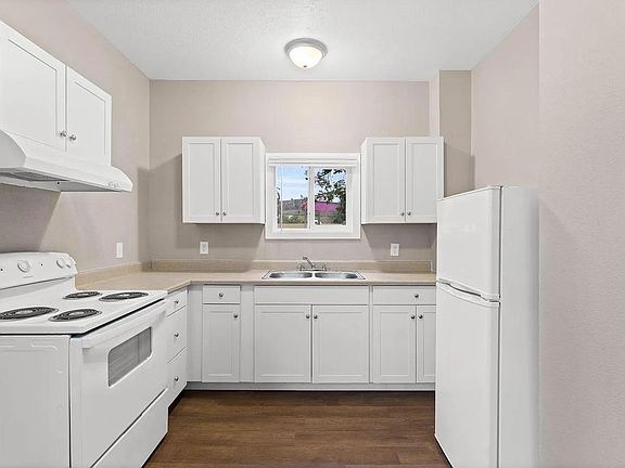 3rd image of 813 E Baldwin Ave #1