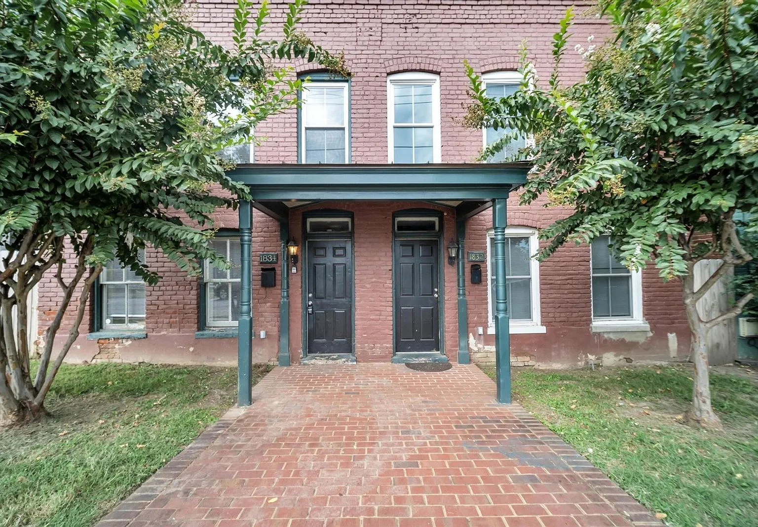 3 bed, 2.0 bath, 1502 sqft, $2,300 — Photo 1