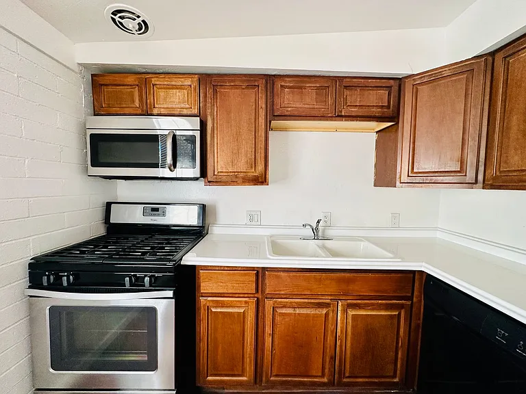 Fairmount-4215 — Photo 18