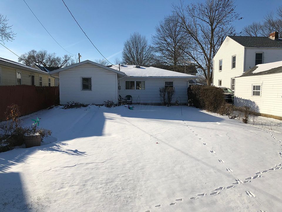 2nd image of 555 S Linden St