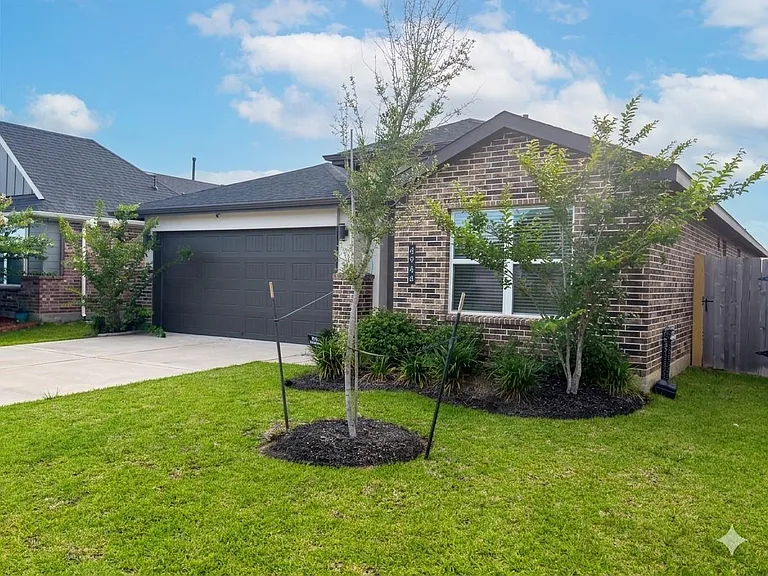 4946 Pine Haven Ln — Photo 2