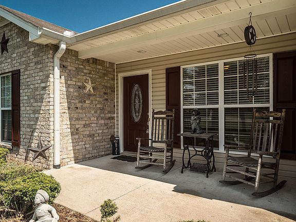 3rd image of 1583 Winding Way Cir