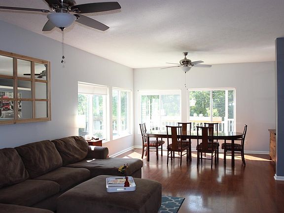 3rd image of 444 N Church Dr