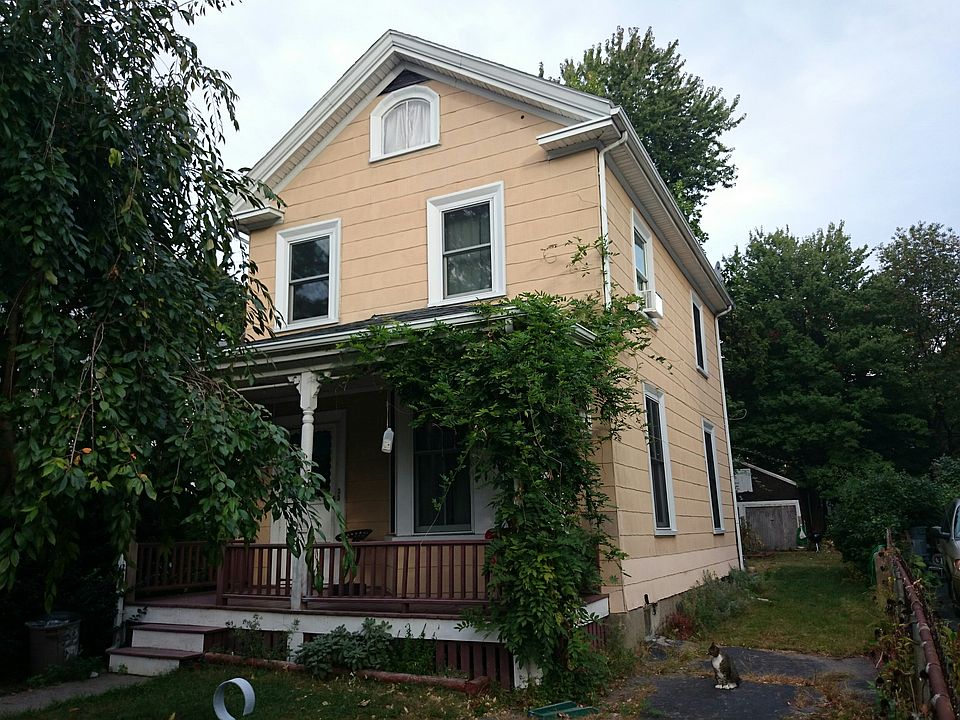 2nd image of 35 Fuller St