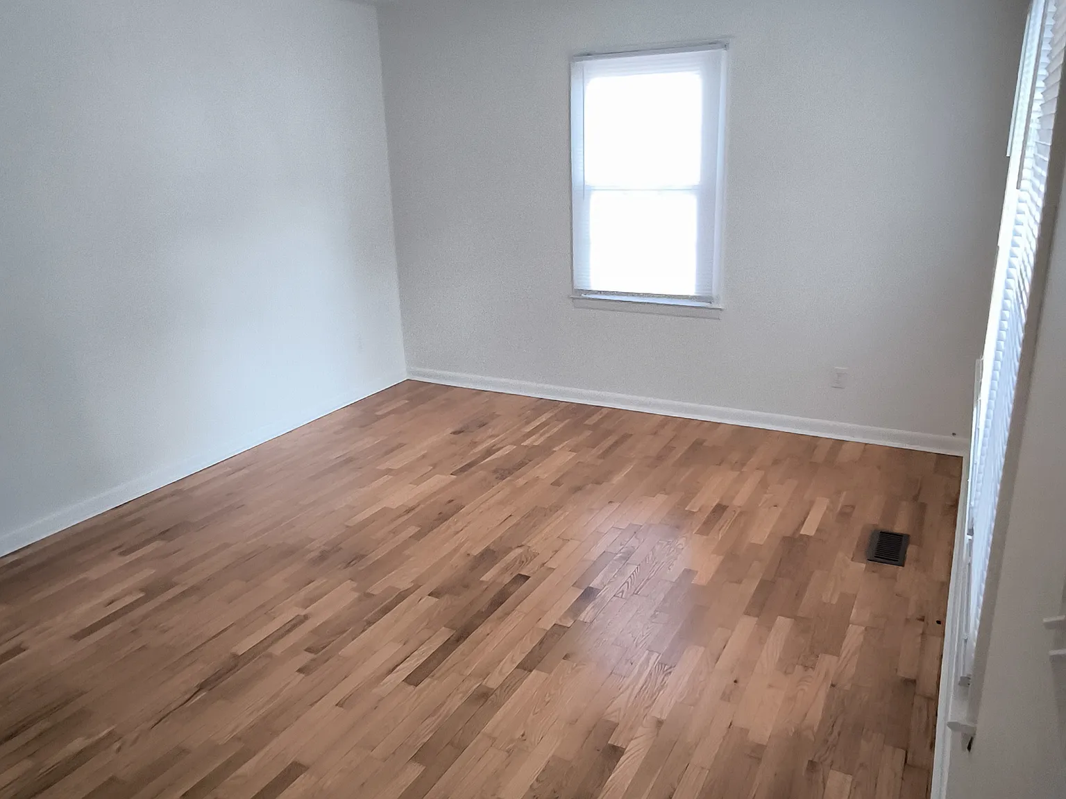 3 bed, 1354 sqft, $1,500 — Photo 3