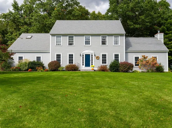 18 Colonial Drive, Litchfield, NH 03052