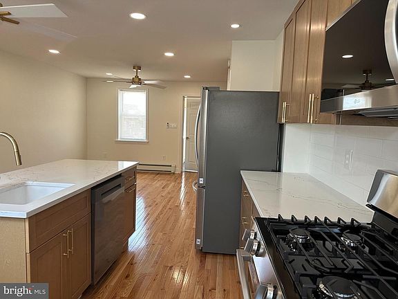 5th image of 651 Copley Rd