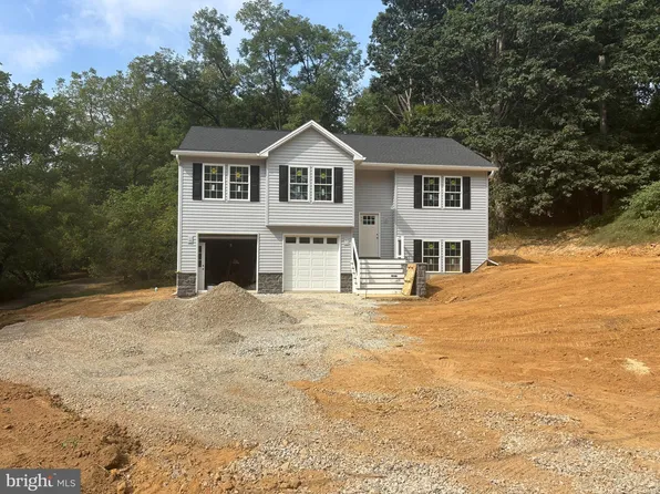 13 Hamilton Rd, Boiling Springs, PA 17007