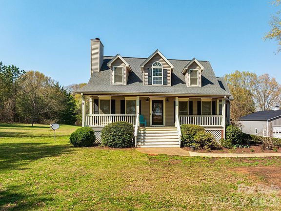 3rd image of 1570 Roddy Rd