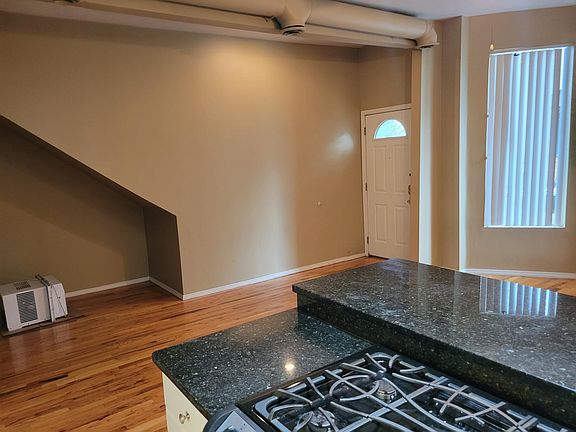 4th image of 2321 W Belmont Ave APT F1
