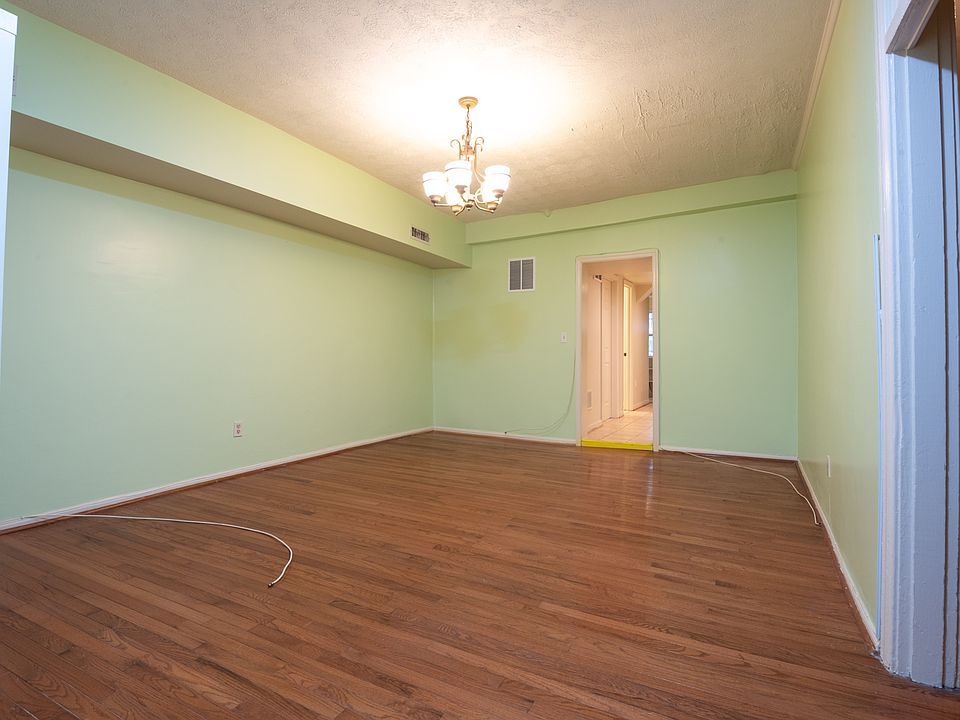 1st image of 709 13th St NE