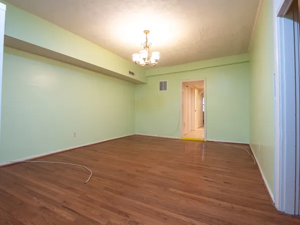 709 13th St NE, Washington, DC 20002