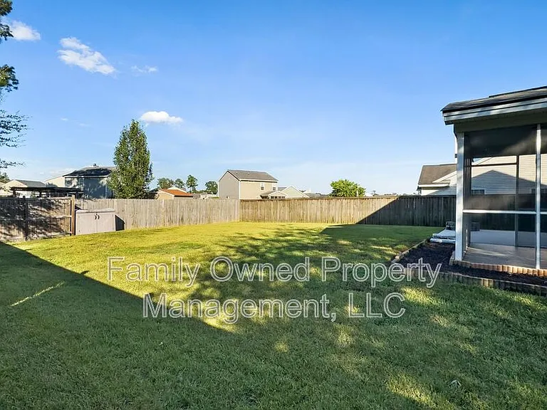 100 Salem Creek Dr — Photo 32