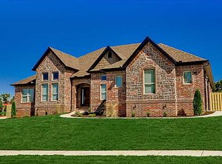 807 King Arthur Dr, Springdale, AR 72762