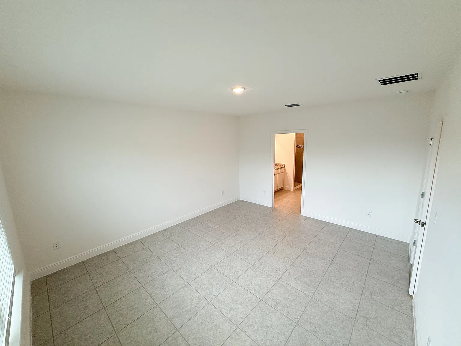 5 bed, 3.5 bath, 3087 sqft, $3,250 — Photo 4
