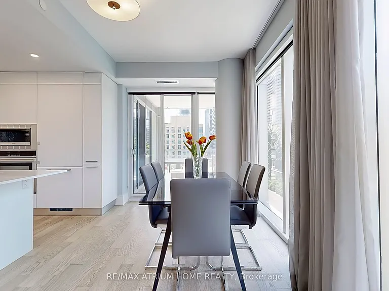 1 Gloucester St #715 — Photo 13
