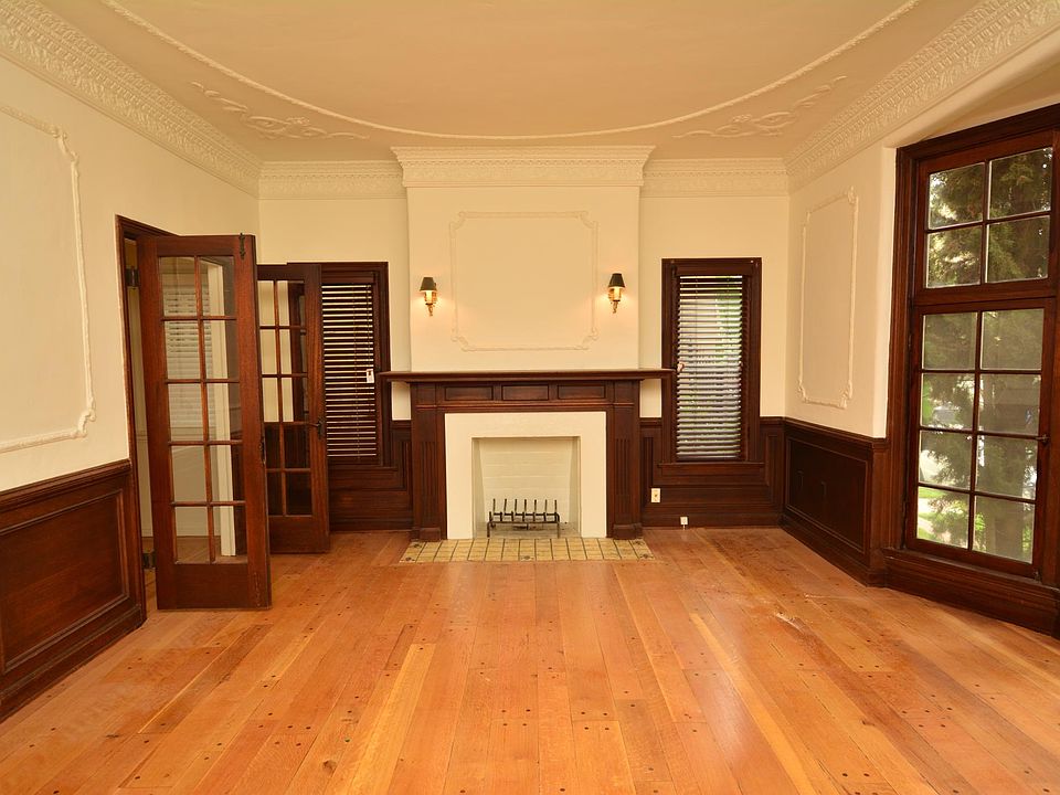 1st image of 421 N Sycamore Ave APT 1