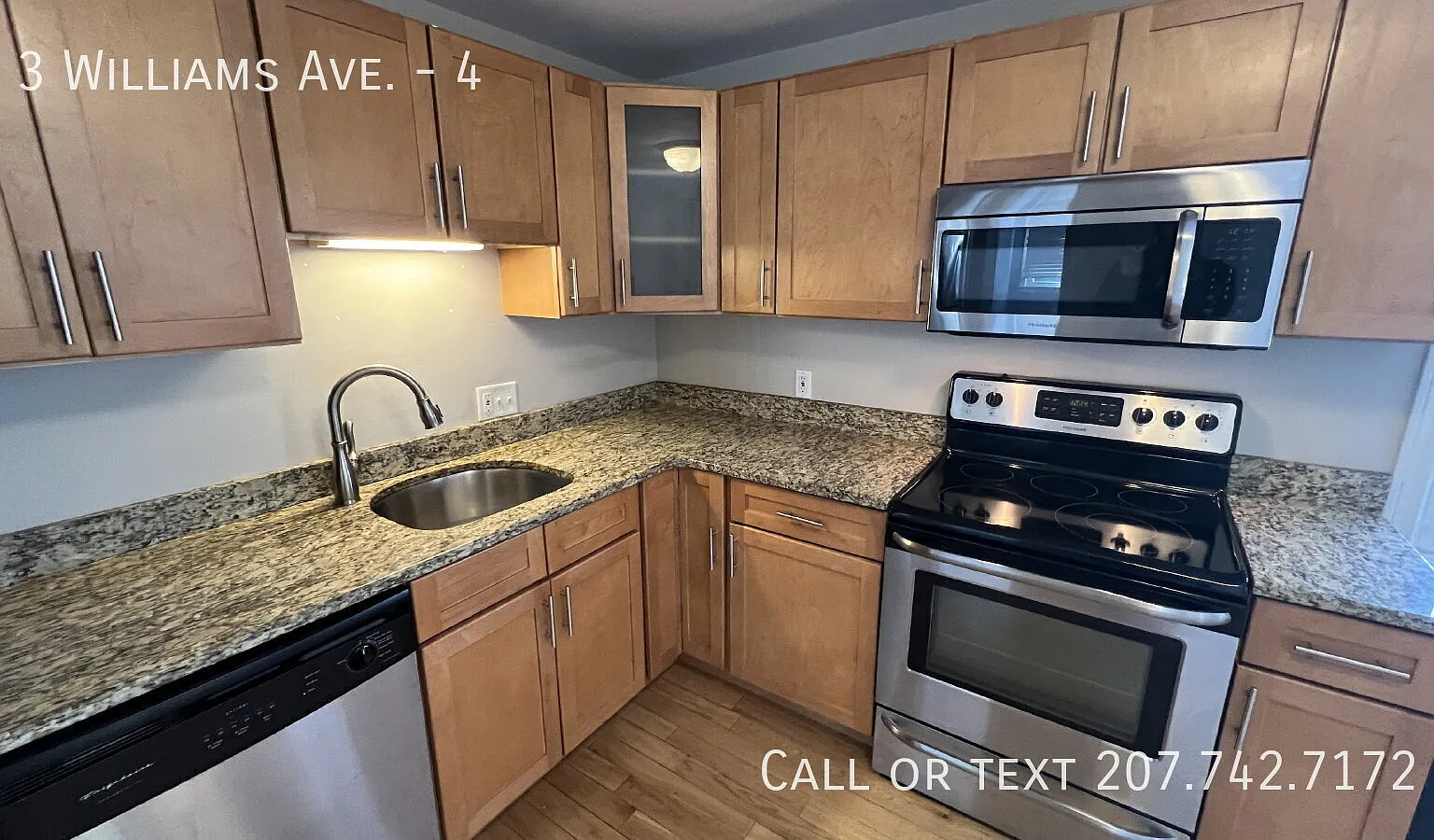 Bright and sunny, modern, Washer/Dryer in Unit,2 BR condo close to downtown Kittery. — Photo 2