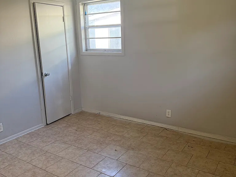 3103 Parkwood Rd — Photo 6