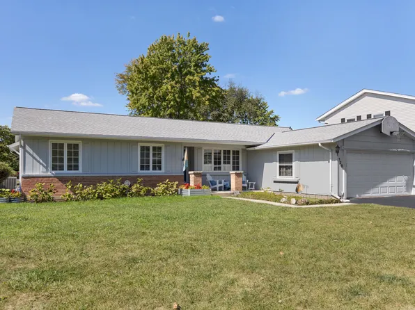 128 Tottenham Ln, Elk Grove Village, IL 60007