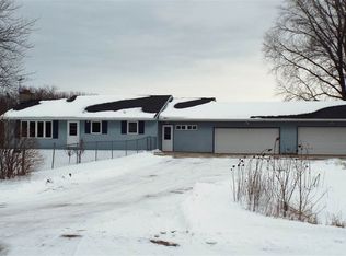 2930 Ranchero Rd, Waterloo, IA 50701