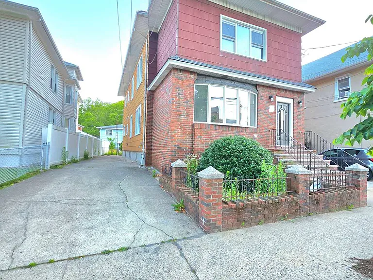 Fremont Ave — Photo 1