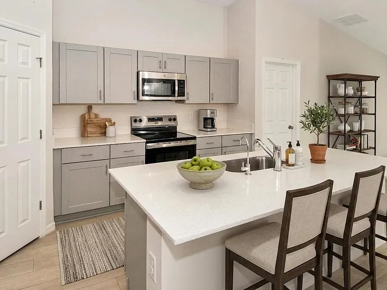 2279 Canyon Oak Dr — Photo 2