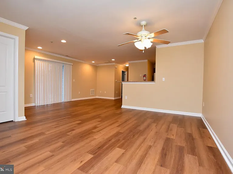 342 Nicholas Dr — Photo 4