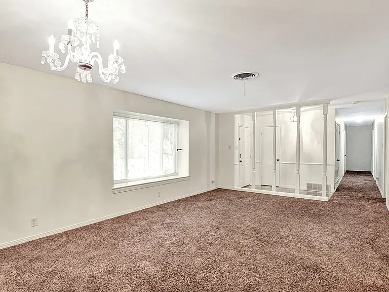 1007 Newberry Dr — Photo 4