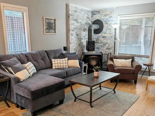 113 N East Center St #12, Chelan, WA 98816