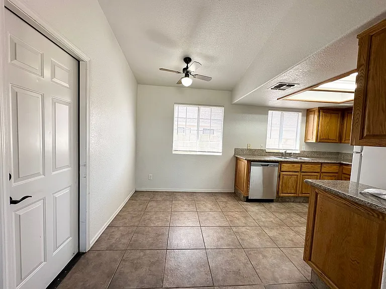 2647 Simms Ave — Photo 10