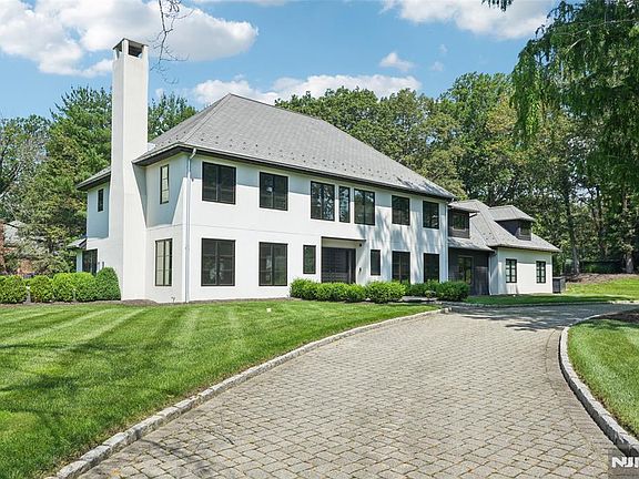 4th image of 58 Twin Brooks Rd