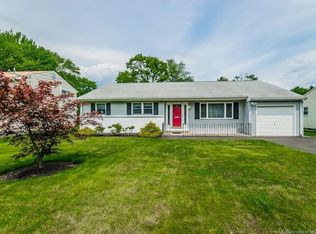 52 Brownleigh Rd, West Hartford, CT 06117