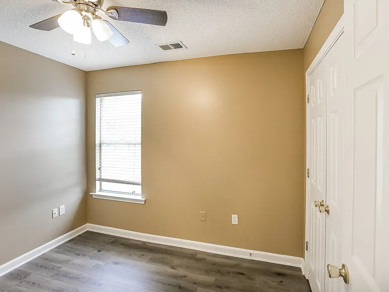 4941 Wemberley Dr — Photo 13