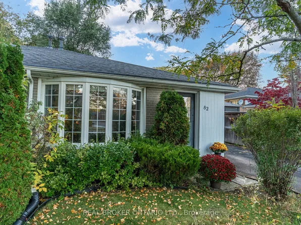 82 Tecumseh Dr, Aurora, ON L4G 2X4