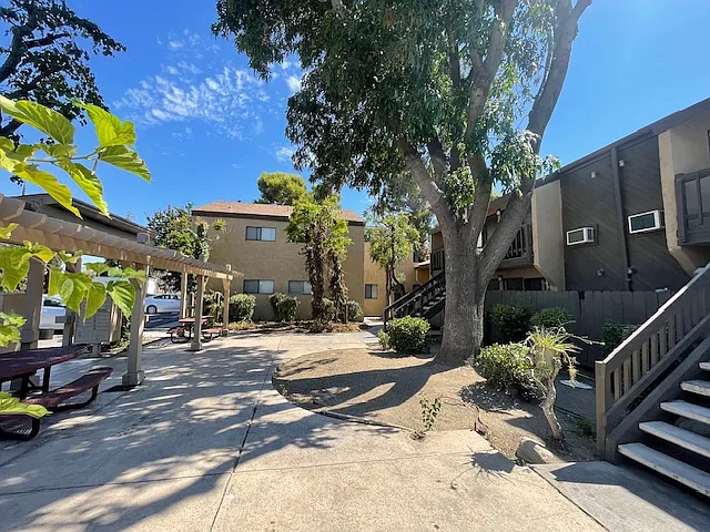 Baywood Apartments — Photo 18