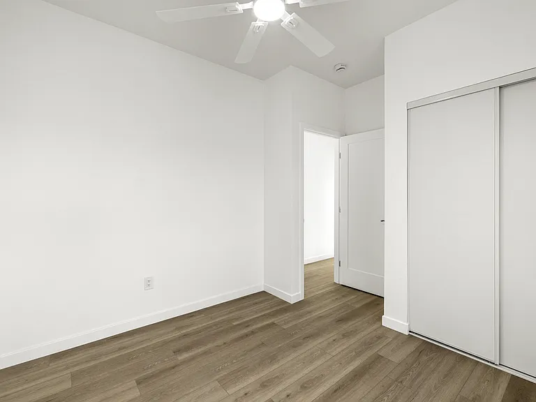 5006 La Dorna St #1 — Photo 17