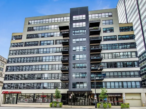 130 S Canal St APT 10H, Chicago, IL 60606