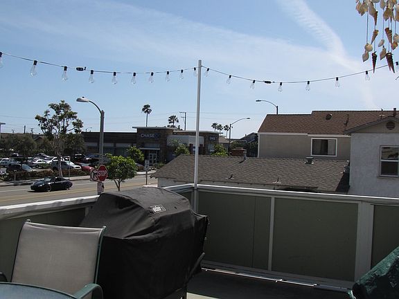 5th image of 301 32nd St APT B