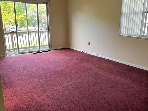 4th image of 906 Winterstick Pl