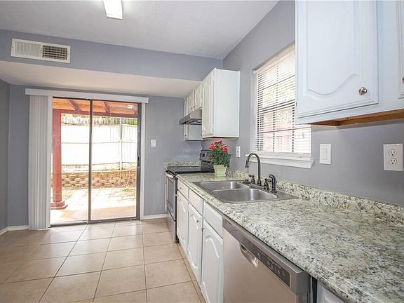 2nd image of 3413 Briaroaks Dr