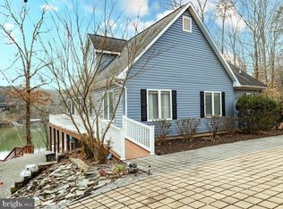 1765 Heron Pointe Dr, Gretna, VA 24557