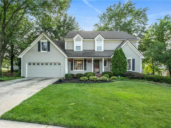 9725 W 121st Ter, Overland Park, KS 66213