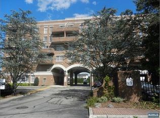 42 Iron Forge Sq, Pompton Lakes, NJ 07442