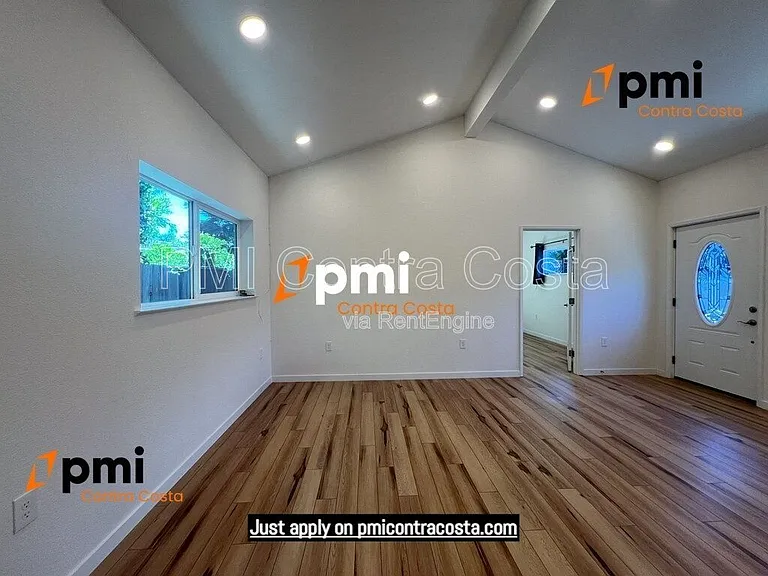 1173 Las Juntas Way #B — Photo 2