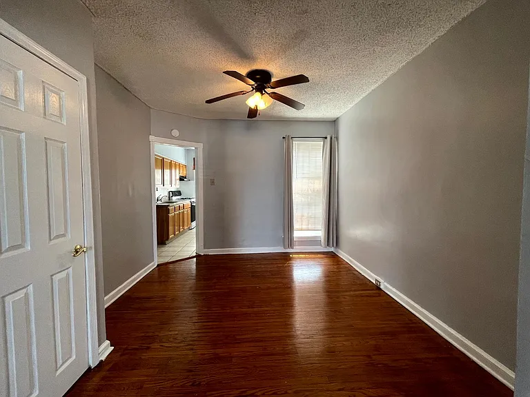 5753 N Beechwood St — Photo 3